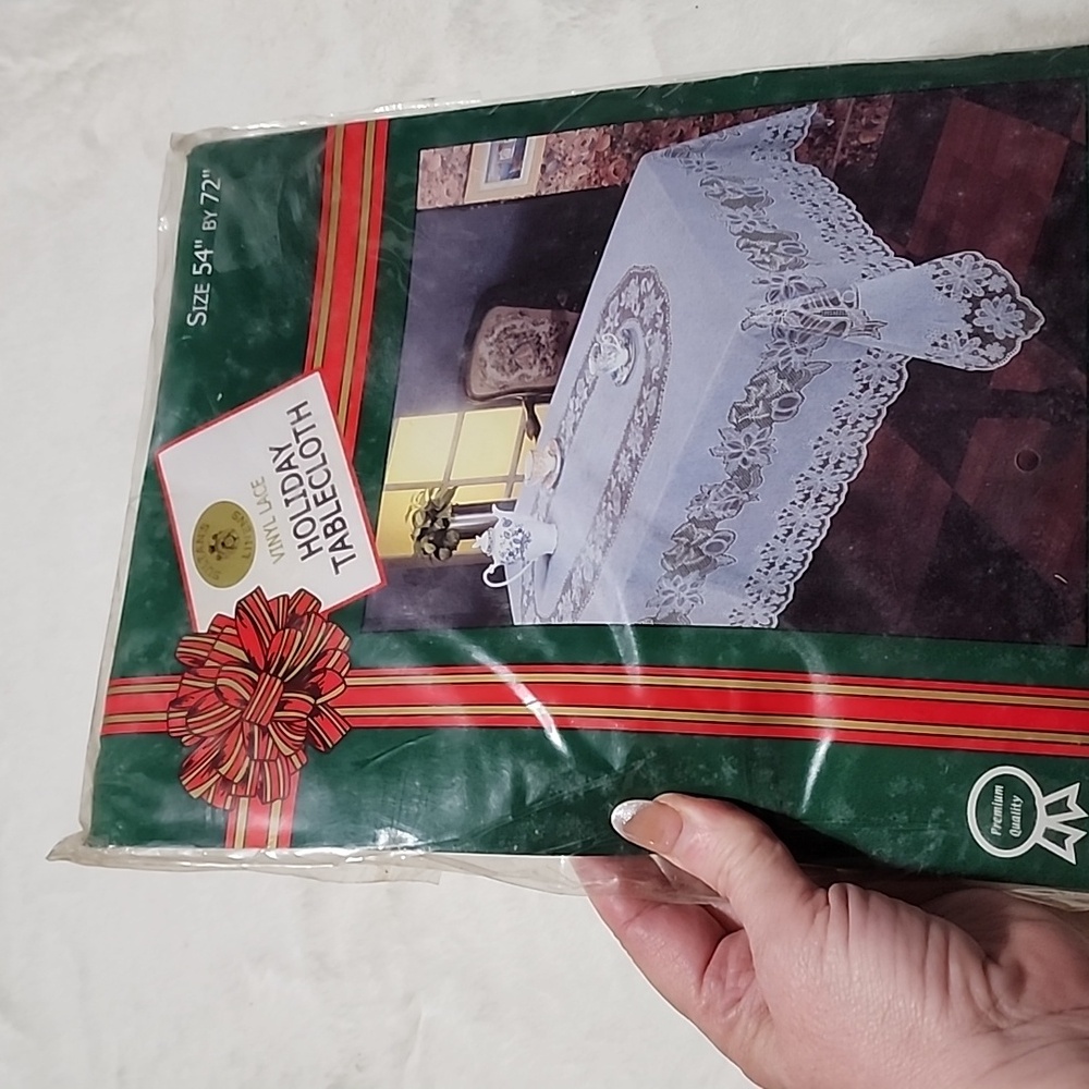 SULTAN'S LINENS  WHITE  VINYL LACE HOLIDAY  TABLECLOTH.